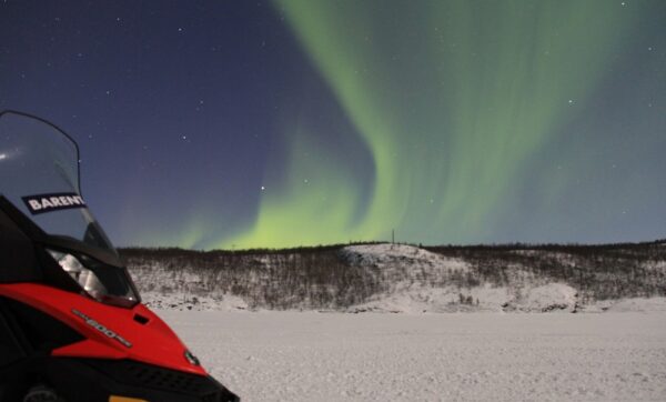 Northern lights – King Crab – Snowmobile (KI08-bs) - Image 10