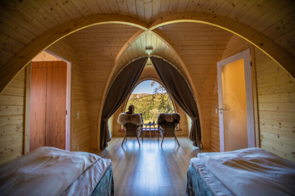 King Crab package with 1 overnight stay at cabin, May - Nov (PS02)