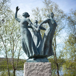 Skulptur "Fugler Flyr Over"