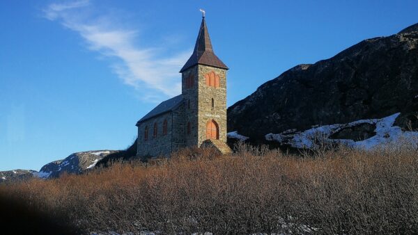 Grense Jakobselv and the oldest mountain in Norway - Midnight sun tour (GR10) - Image 10